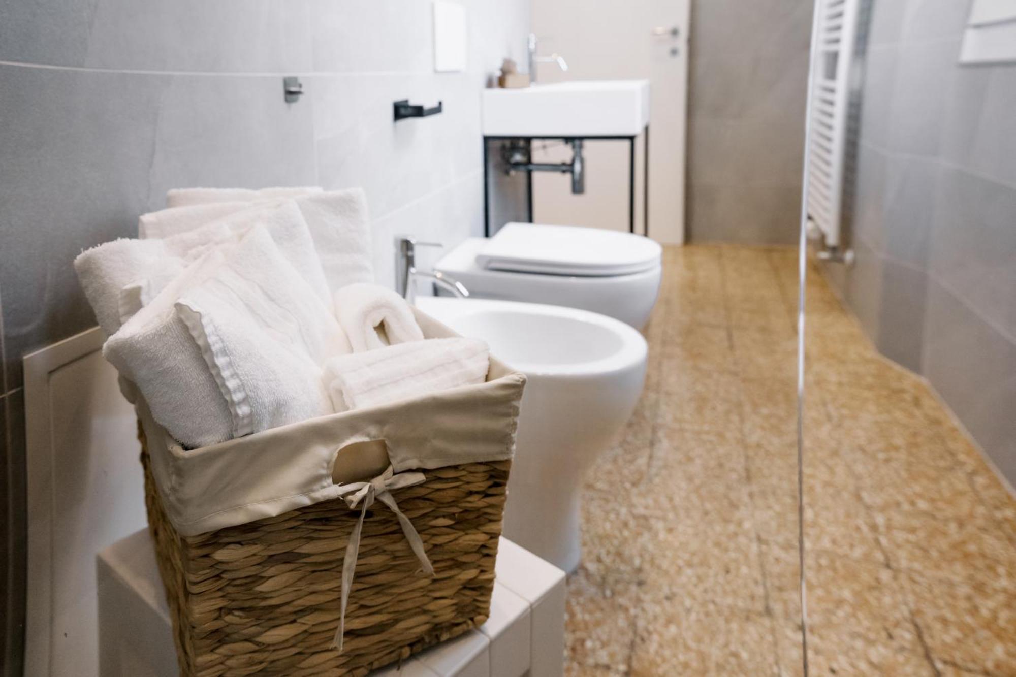 Lami Room & Apartment كاستيل سان بييترو تي المظهر الخارجي الصورة